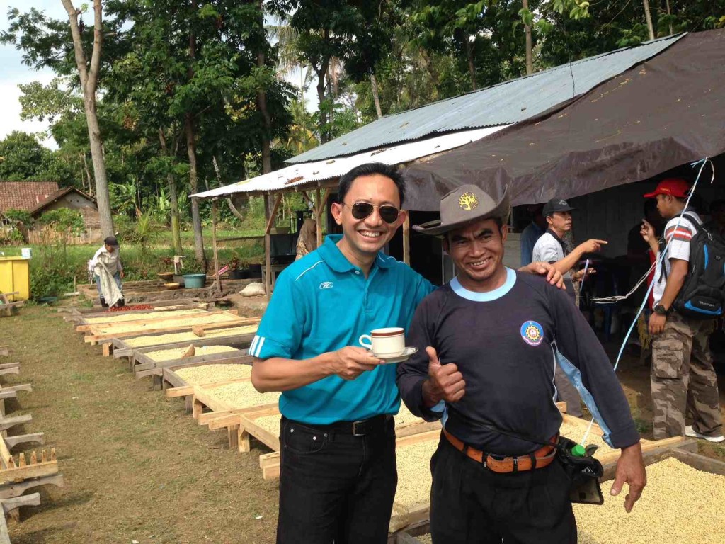 Bersama Mat Husen, Petani Kopi Sukses di Ijen Raung